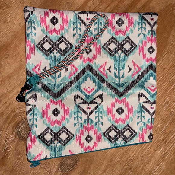 Kavu Teal and Pink Patterned Clutch - Picture 4 of 4